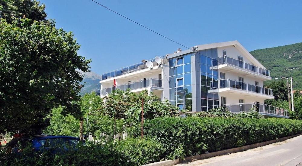 M-Club Hotel Будва Екстер'єр фото