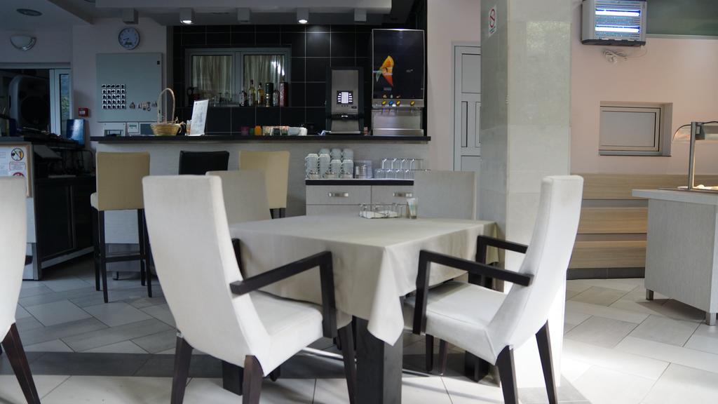 M-Club Hotel Будва Екстер'єр фото
